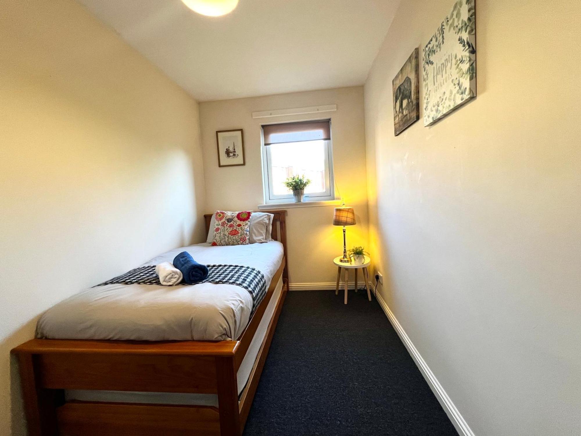 Stylish Modern Flat With Juliet Balcony & Parking Leilighet Glasgow Eksteriør bilde