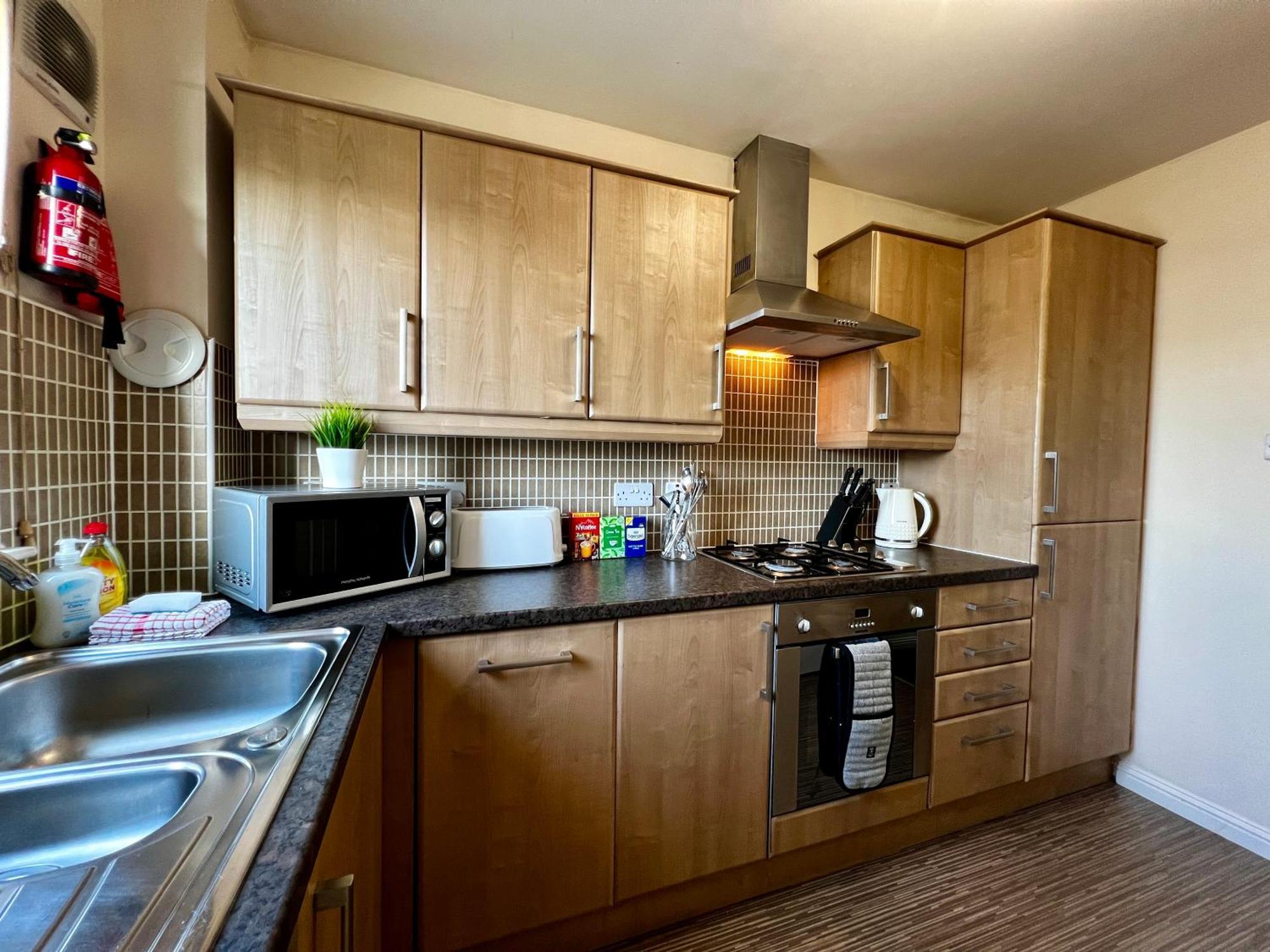 Stylish Modern Flat With Juliet Balcony & Parking Leilighet Glasgow Eksteriør bilde