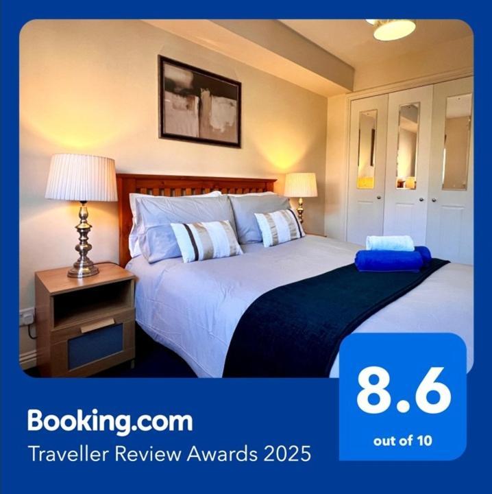 Stylish Modern Flat With Juliet Balcony & Parking Leilighet Glasgow Eksteriør bilde